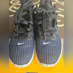 Lebron Witness Nike Boys size 4